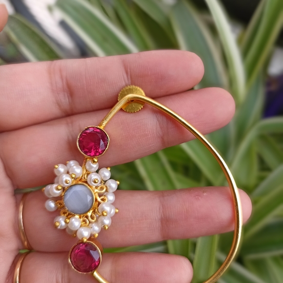 Handmade contemporary gold platted stone studded earrings - Picture 4 of 9